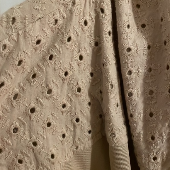 Francesca’s Sleeveless Vest (SWEATER NOT INCLUDED) - Picture 3 of 4